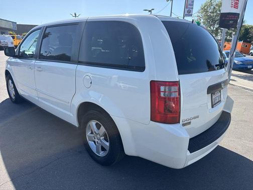 Stone White 2010 Dodge Grand Caravan SE