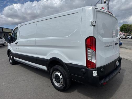 Oxford White 2020 Ford Transit-250 Base