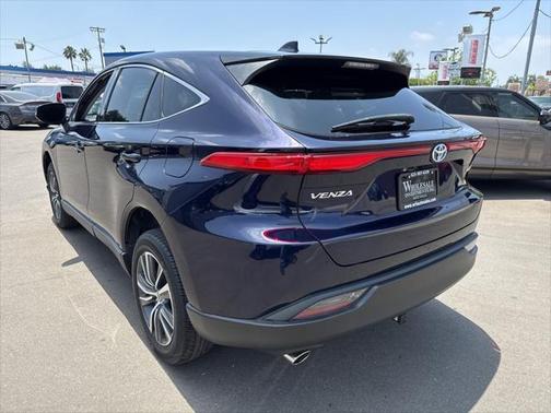 2022 Toyota Venza LE