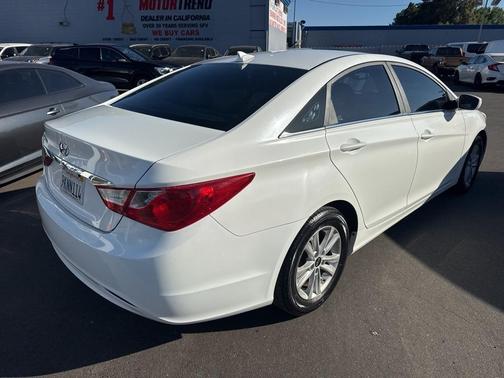 2013 Hyundai SONATA GLS