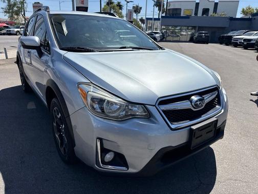 Ice Silver Metallic 2017 Subaru Crosstrek 2.0i Limited