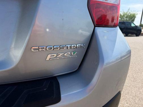 Ice Silver Metallic 2017 Subaru Crosstrek 2.0i Limited