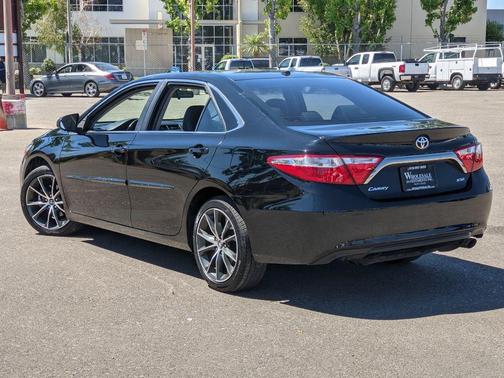 Blue Streak Metallic 2017 Toyota Camry XSE