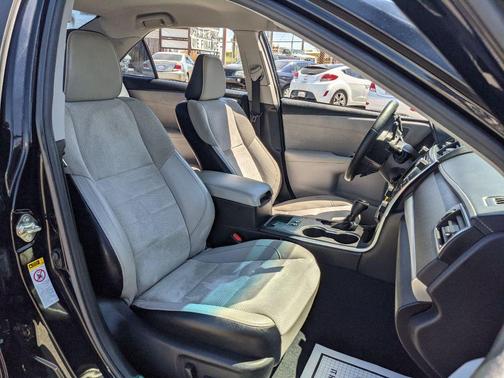Blue Streak Metallic 2017 Toyota Camry XSE