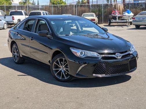 Blue Streak Metallic 2017 Toyota Camry XSE