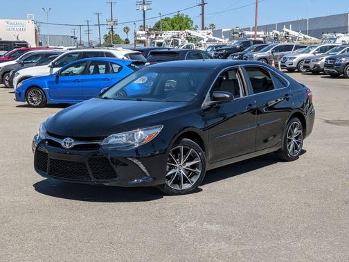 Blue Streak Metallic 2017 Toyota Camry XSE