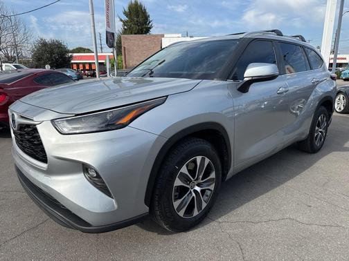 2023 Toyota Highlander Hybrid XLE