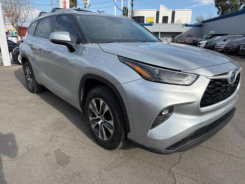 2023 Toyota Highlander Hybrid XLE