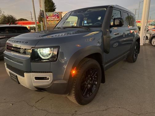2020 Land Rover Defender 110 SE