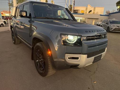 2020 Land Rover Defender 110 SE