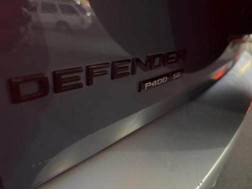 2020 Land Rover Defender 110 SE