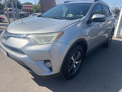 Silver Sky Metallic 2017 Toyota RAV4 XLE
