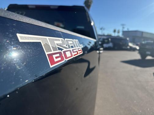 2019 Chevrolet Silverado 1500 Custom Trail Boss