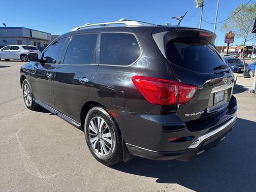 2017 Nissan Pathfinder S