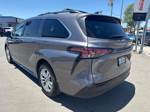Predawn Gray Mica 2022 Toyota Sienna XLE