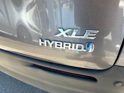 Predawn Gray Mica 2022 Toyota Sienna XLE