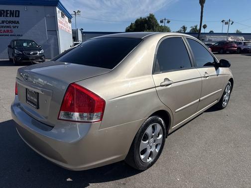 Gold 2007 Kia Spectra EX
