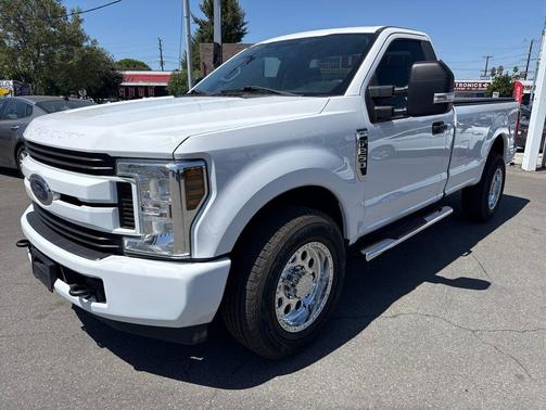 Oxford White 2018 Ford F-250 XL