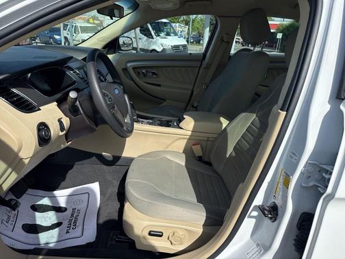 Oxford White 2019 Ford Taurus SE