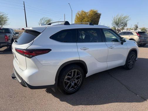 2024 Toyota Highlander Limited