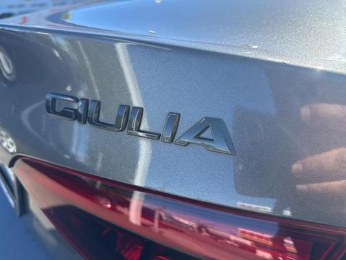 2020 Alfa Romeo Giulia Base