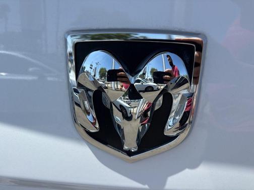 Bright White Clearcoat 2018 RAM 1500 Tradesman
