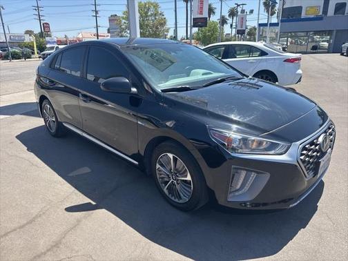 2020 Hyundai IONIQ Plug-In Hybrid SE