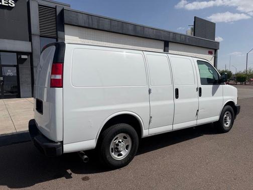 Summit White 2020 Chevrolet Express 2500 Work Van
