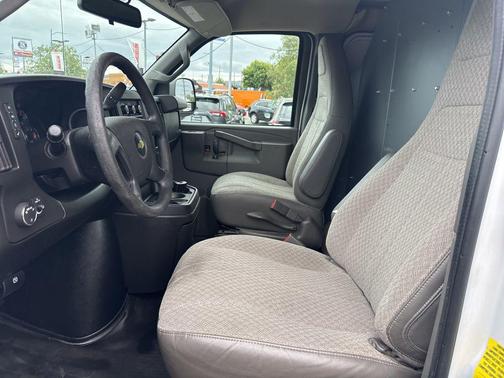 Summit White 2020 Chevrolet Express 2500 Work Van