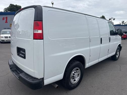 Summit White 2020 Chevrolet Express 2500 Work Van
