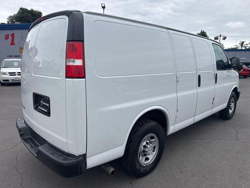Summit White 2020 Chevrolet Express 2500 Work Van