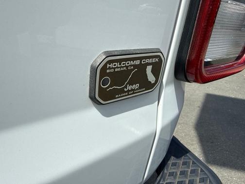 Bright White Clearcoat 2020 Jeep Gladiator Sport