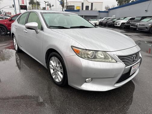 2013 Lexus ES 300h Base