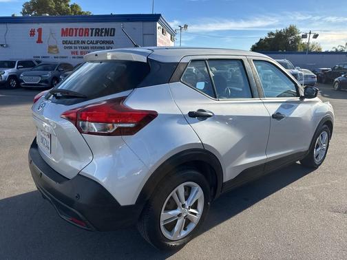 2020 Nissan Kicks S