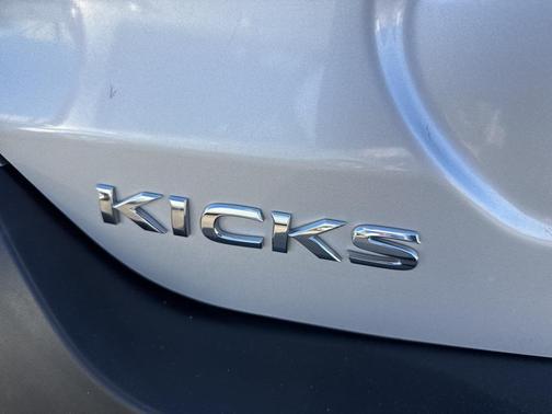 2020 Nissan Kicks S