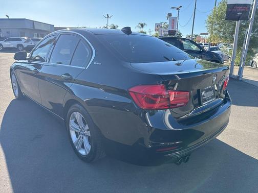 2017 BMW 330e iPerformance