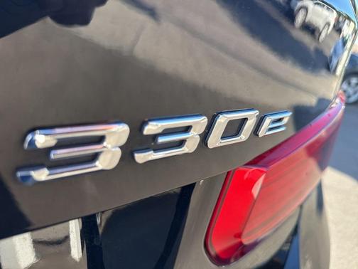 2017 BMW 330e iPerformance