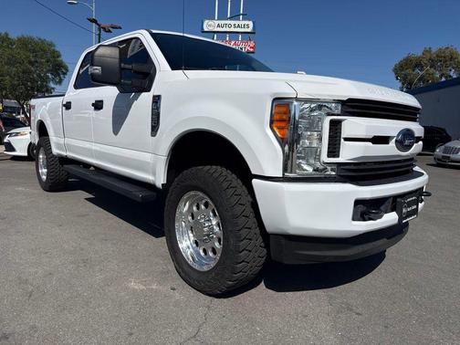 Oxford White 2017 Ford F-250 XL
