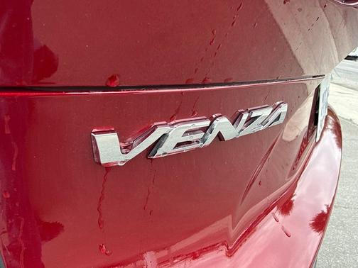 Pearl 2024 Toyota Venza LE