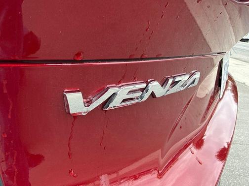 Pearl 2024 Toyota Venza LE
