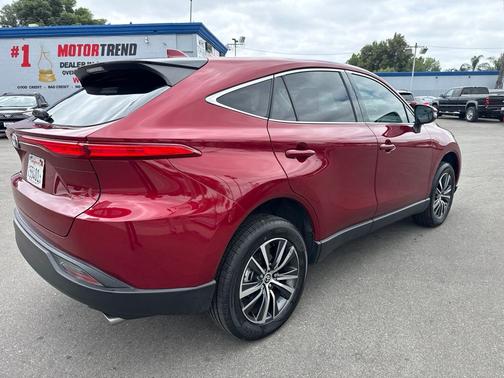 Pearl 2024 Toyota Venza LE