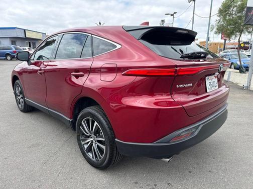 Pearl 2024 Toyota Venza LE