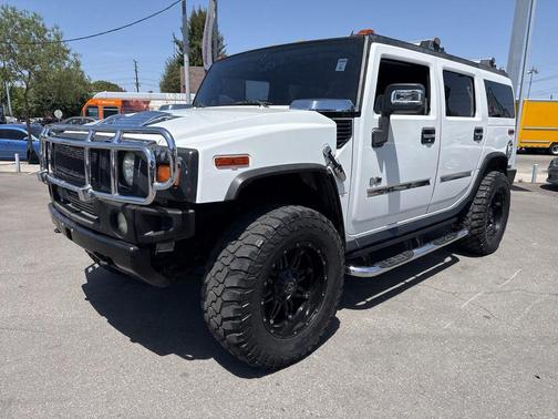 White 2006 Hummer H2 Base