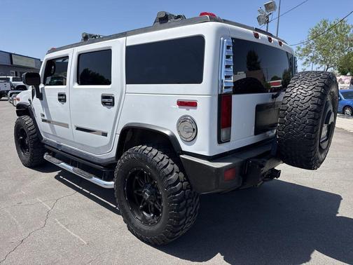 White 2006 Hummer H2 Base
