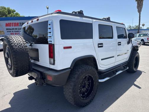 White 2006 Hummer H2 Base