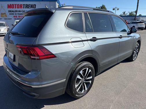 Platinum Gray Metallic 2023 Volkswagen Tiguan 2.0T S
