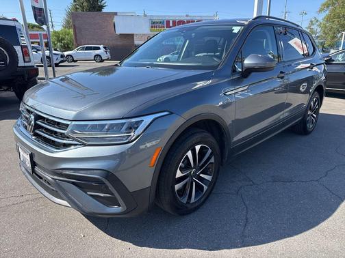 Platinum Gray Metallic 2023 Volkswagen Tiguan 2.0T S