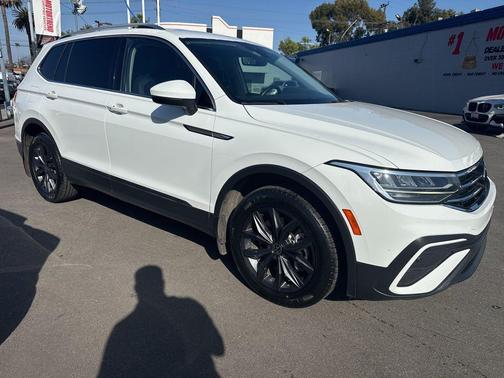 White 2022 Volkswagen Tiguan 2.0T SE 4MOTION