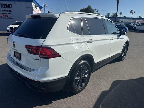 White 2022 Volkswagen Tiguan 2.0T SE 4MOTION
