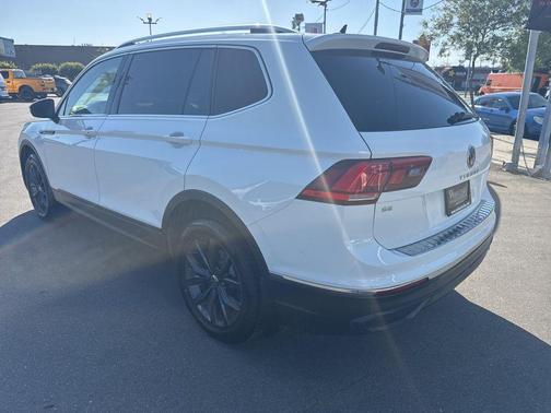 White 2022 Volkswagen Tiguan 2.0T SE 4MOTION